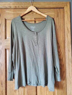 Torrid Super Soft Olive Green Long-Sleeve Top. Size: 3.